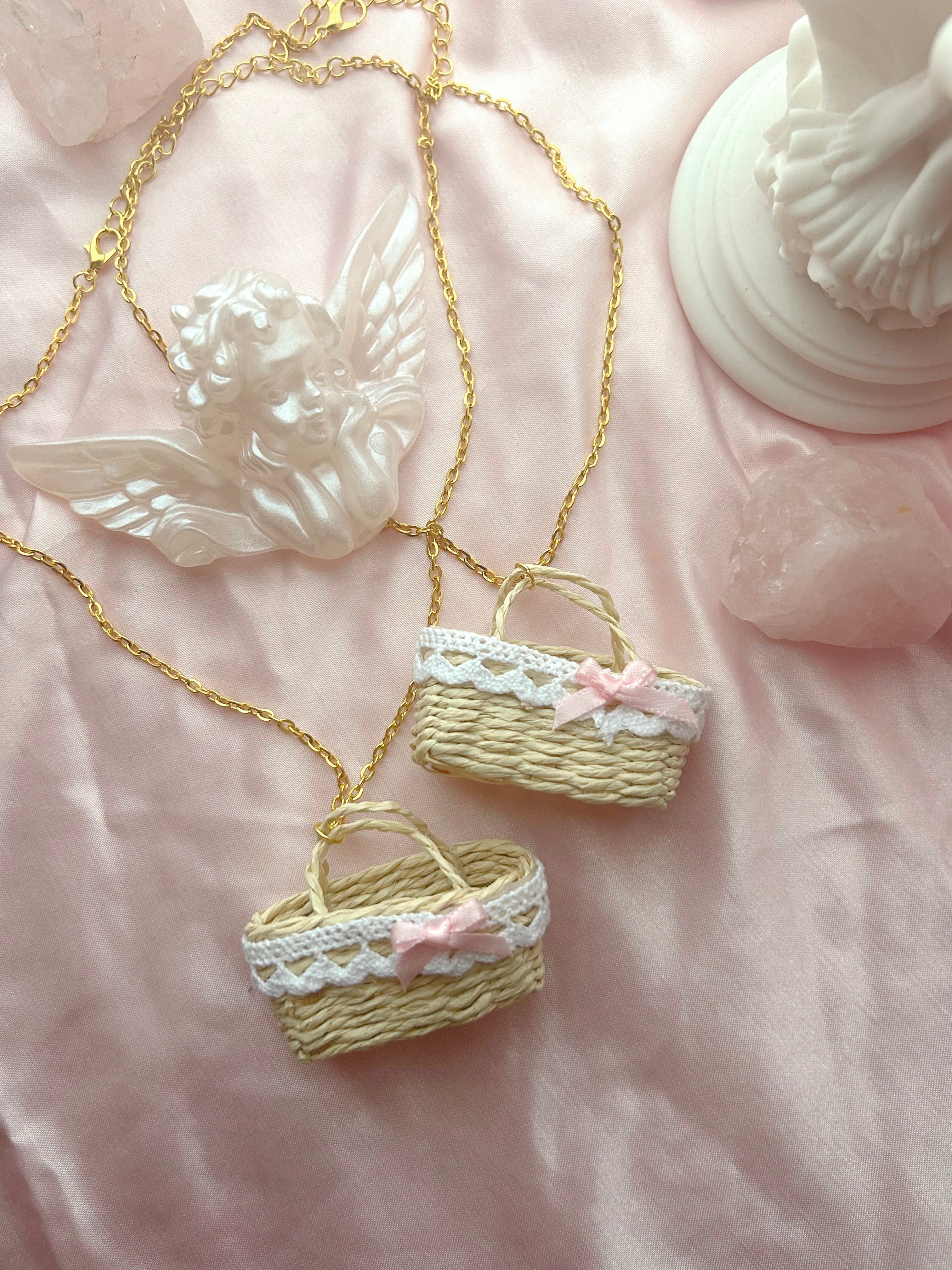 🎀 𝐕𝐢𝐧𝐭𝐚𝐠𝐞 𝐏𝐢𝐧𝐤 𝐁𝐨𝐰𝐞𝐝 𝐏𝐢𝐜𝐧𝐢𝐜 𝐁𝐚𝐬𝐤𝐞𝐭 𝐍𝐞𝐜𝐤𝐥𝐚𝐜𝐞 🧺