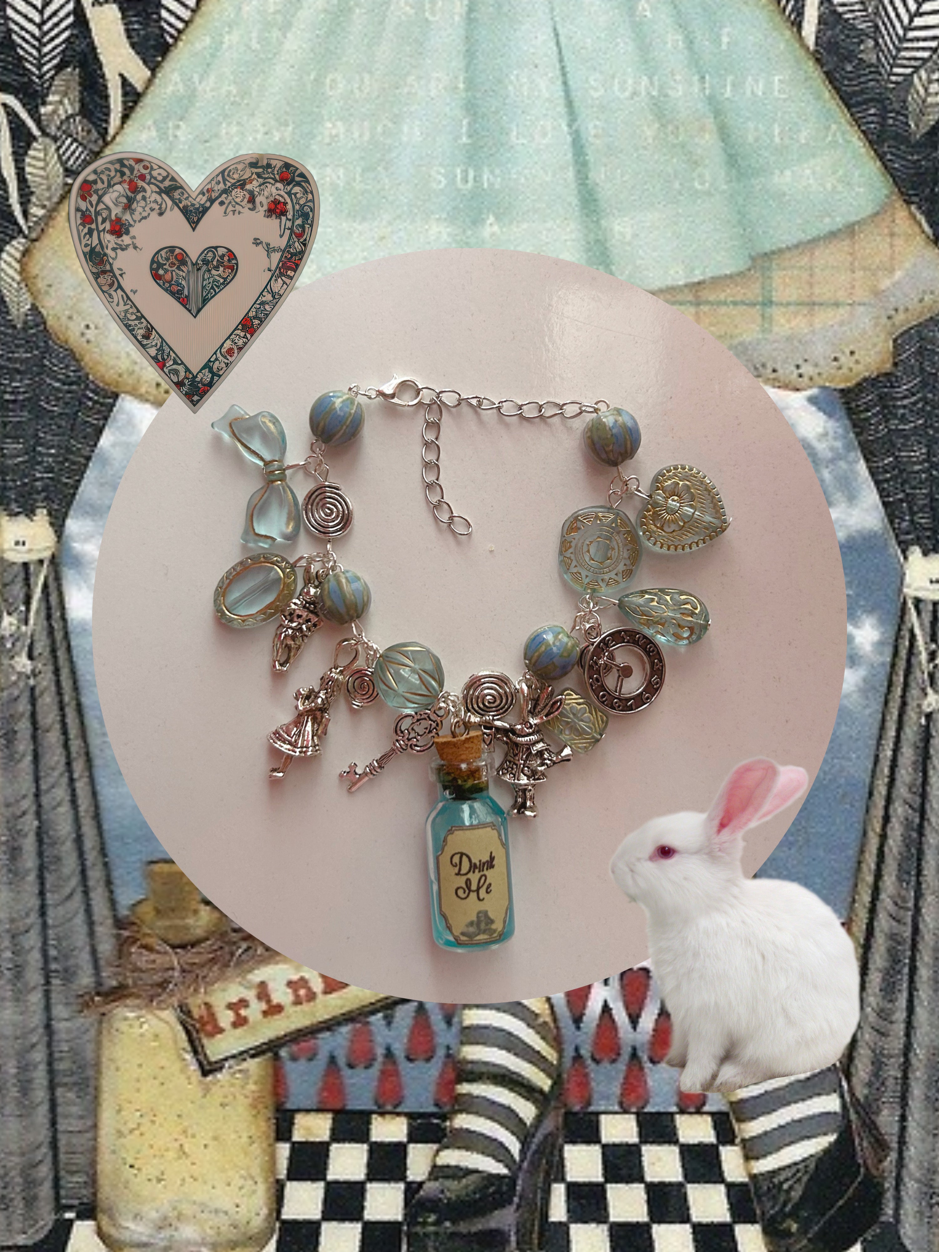 𝐀𝐥𝐢𝐜𝐞 𝐈𝐧 𝐖𝐨𝐧𝐝𝐞𝐫𝐥𝐚𝐧𝐝: 𝐃𝐫𝐢𝐧𝐤 𝐌𝐞 𝐁𝐨𝐭𝐭𝐥𝐞 𝐁𝐫𝐚𝐜𝐞𝐥𝐞𝐭 🗡️