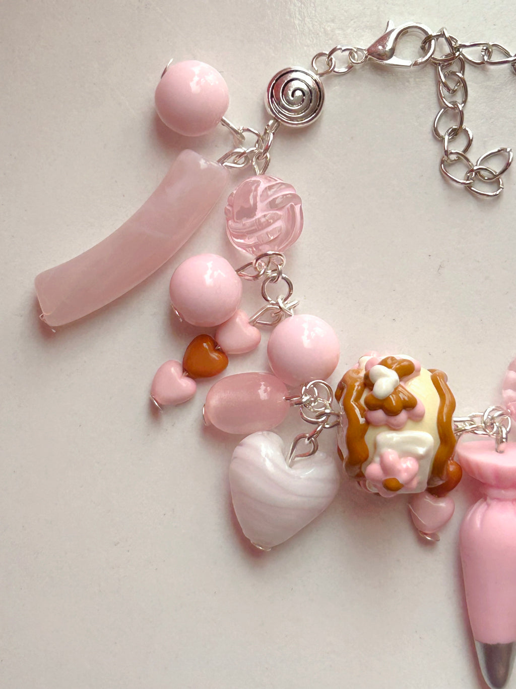 - 🍓𝐍𝐞𝐚𝐩𝐨𝐥𝐢𝐭𝐚n 𝐒𝐭𝐫𝐚𝐰𝐛𝐞𝐫𝐫𝐲 𝐂𝐡𝐨𝐜𝐨𝐥𝐚𝐭𝐞 𝐂𝐮𝐩𝐜𝐚𝐤𝐞 𝐁𝐫𝐚𝐜𝐞𝐥𝐞𝐭 🍫