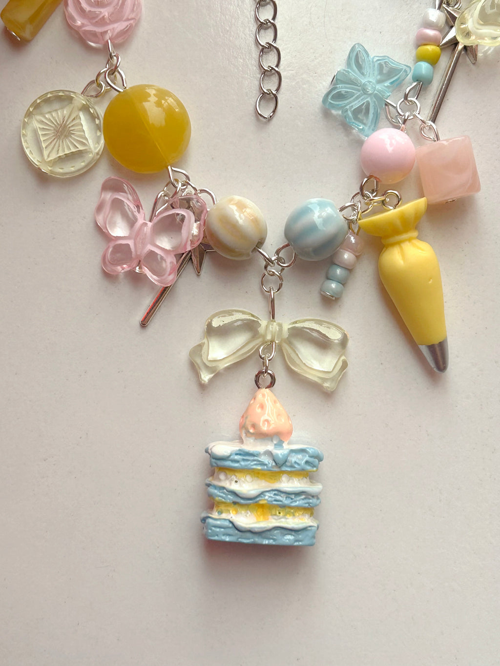 - 🧁 𝐅𝐚𝐢𝐫𝐲 𝐂𝐚𝐤𝐞 𝐁𝐫𝐚𝐜𝐞𝐥𝐞𝐭 🧚‍♀️