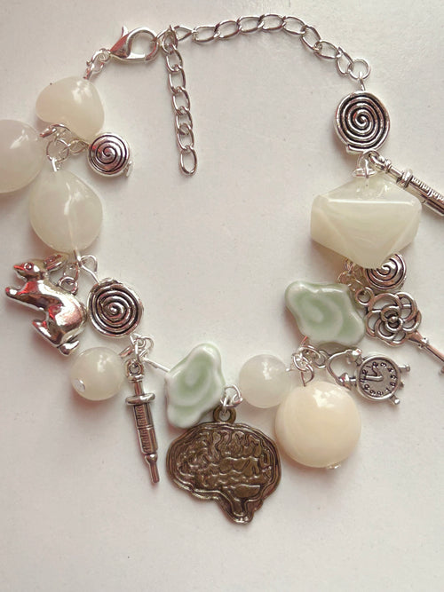 - 🧠 𝐍𝐨𝐬𝐭𝐚𝐥𝐠𝐢𝐜 𝐃𝐢𝐬𝐞𝐚𝐬𝐞 𝐁𝐫𝐚𝐜𝐞𝐥𝐞𝐭 💉